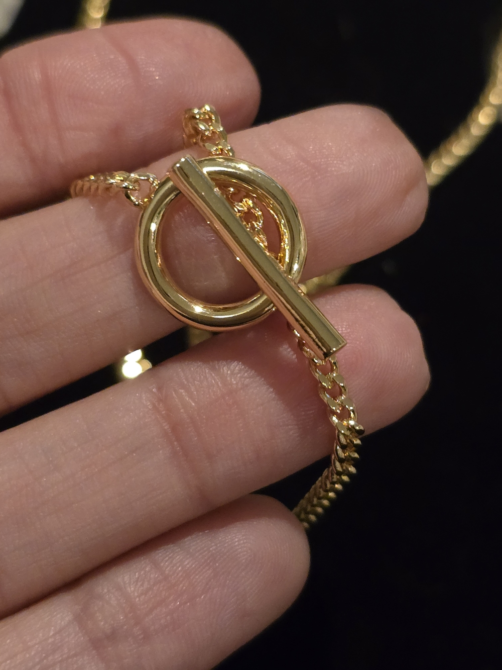 18kgp Loewe Gold-Tone Women's Lariat Necklace with Filigree Pendant - Picture 8 of 8